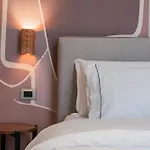Noem 4* Tirana