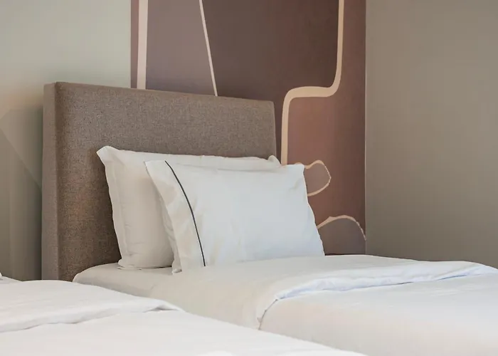 Noem 4* Tirana